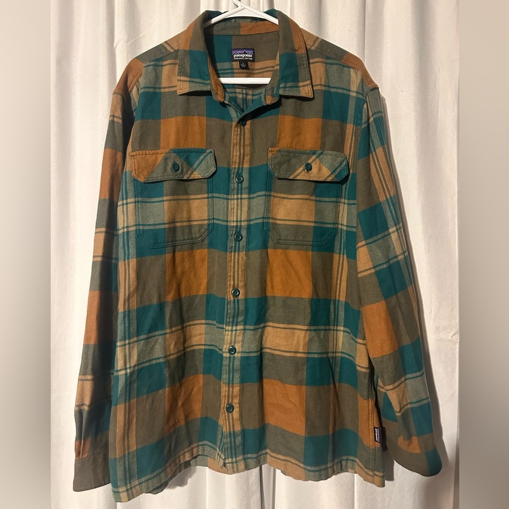 Patagonia Fjord Flannel- LARGE
